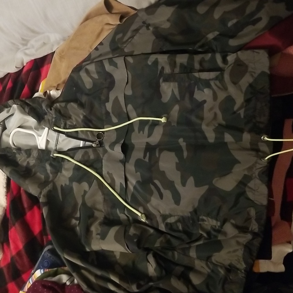 Camo windbreaker (adjustable)